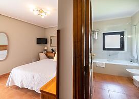 Logis Hotel Restaurante La Casa de Juansabeli