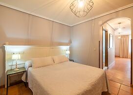 Logis Hotel Restaurante La Casa de Juansabeli