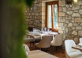 Logis Hotel Restaurante La Casa de Juansabeli