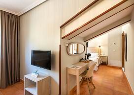 Logis Hotel Restaurante La Casa de Juansabeli