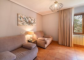 Logis Hotel Restaurante La Casa de Juansabeli