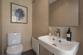 Chezmoihomes Plaza Nueva Premium