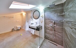 Lale Hotel
