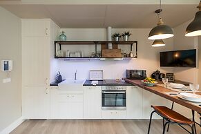 Chezmoihomes Trinidad Deluxe 1