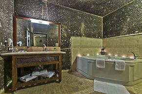 Antique Terrace Suites