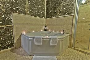 Antique Terrace Suites