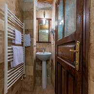 Antique Terrace Suites