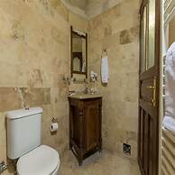 Antique Terrace Suites