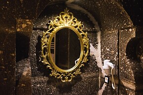 Antique Terrace Suites