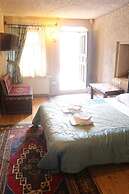 Antique Terrace Suites