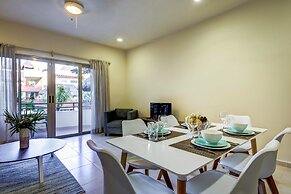 Honey 2 BRM sleeps 4 balcony