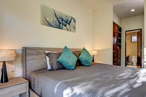 Honey 2 BRM sleeps 4 balcony