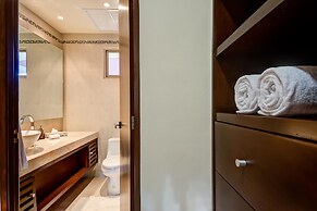 Honey 2 BRM sleeps 4 balcony