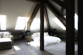 Airhome Limmatquai River View Apartment