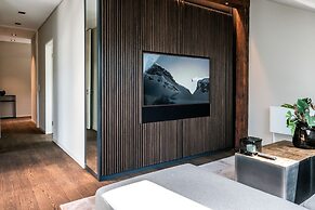 Airhome Limmatquai River View Apartment