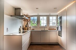 Airhome Limmatquai River View Apartment