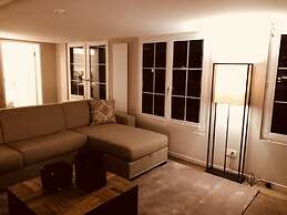 Airhome Limmatquai River View Apartment