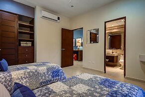 Blue Beach 2 BRM apt sleeps 5