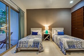 Blue Beach 2 BRM apt sleeps 5