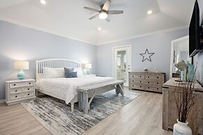 Bolivar Slam 3 Bedroom Home by RedAwning