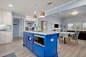 Bolivar Slam 3 Bedroom Home by RedAwning