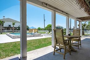 Bolivar Slam 3 Bedroom Home by RedAwning