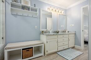 Bolivar Slam 3 Bedroom Home by RedAwning