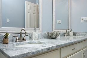 Bolivar Slam 3 Bedroom Home by RedAwning