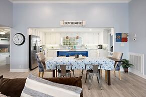 Bolivar Slam 3 Bedroom Home by RedAwning