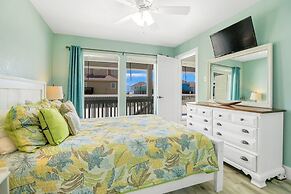 Always Sunny 3 Bedroom Home by RedAwning