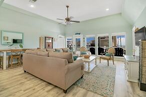 Always Sunny 3 Bedroom Home by RedAwning