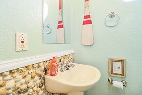 Always Sunny 3 Bedroom Home by RedAwning