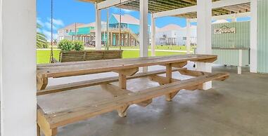 Always Sunny 3 Bedroom Home by RedAwning