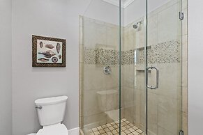 Shore Relaxin' 4 Bedroom Home by RedAwning