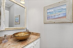 Shore Relaxin' 4 Bedroom Home by RedAwning