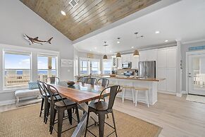 Shore Relaxin' 4 Bedroom Home by RedAwning