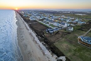 Shore Relaxin' 4 Bedroom Home by RedAwning