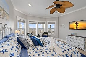 Shore Relaxin' 4 Bedroom Home by RedAwning