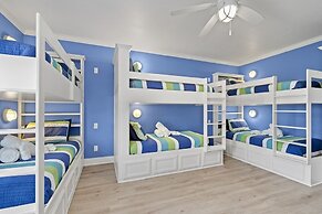 Shore Relaxin' 4 Bedroom Home by RedAwning