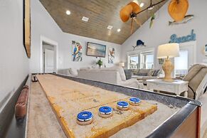 Shore Relaxin' 4 Bedroom Home by RedAwning