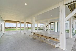 Shore Relaxin' 4 Bedroom Home by RedAwning