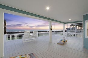 Shore Relaxin' 4 Bedroom Home by RedAwning