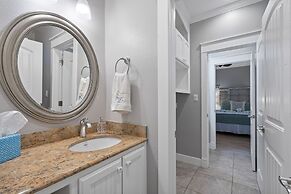 Shore Relaxin' 4 Bedroom Home by RedAwning