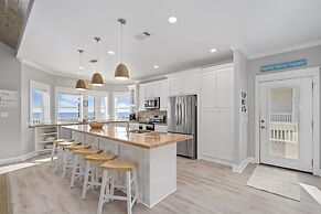 Shore Relaxin' 4 Bedroom Home by RedAwning