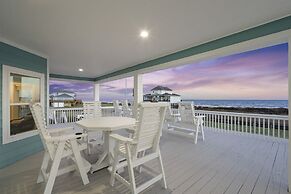Shore Relaxin' 4 Bedroom Home by RedAwning