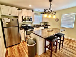 Mi Casa Del Mar 2 Bedroom Home by RedAwning