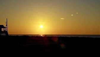 Mi Casa Del Mar 2 Bedroom Home by RedAwning