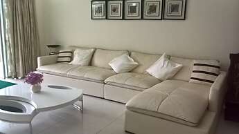 Lake Victoria Masionettes