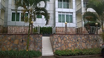 Lake Victoria Masionettes