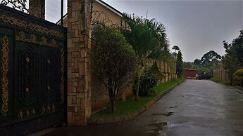 Lake Victoria Masionettes